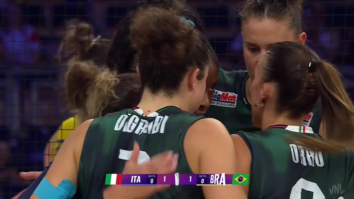 #VNLFinals: ITALY 🇮🇹 vs 🇧🇷 BRAZIL — THE FINAL! 🏆 It all comes down to this. Two volleyball powerhouses, one trophy. Who takes the #VNL2025 crown in Łódź 🇵🇱? 📺 Watch it LIVE on VBTV: 🏐 #BePartOfTheGame #Volleyball #Pallavolo #Volei