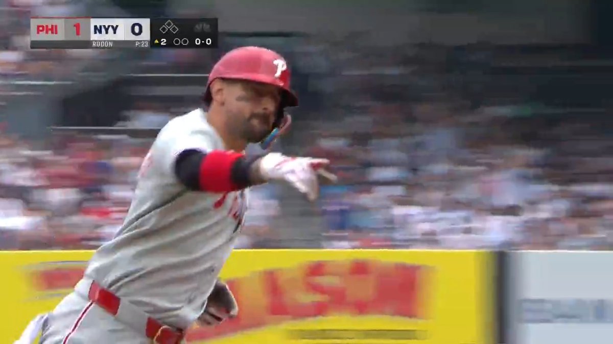 Nick Castellanos sends one out and the Phillies are on the board! (via Philadelphia Phillies)