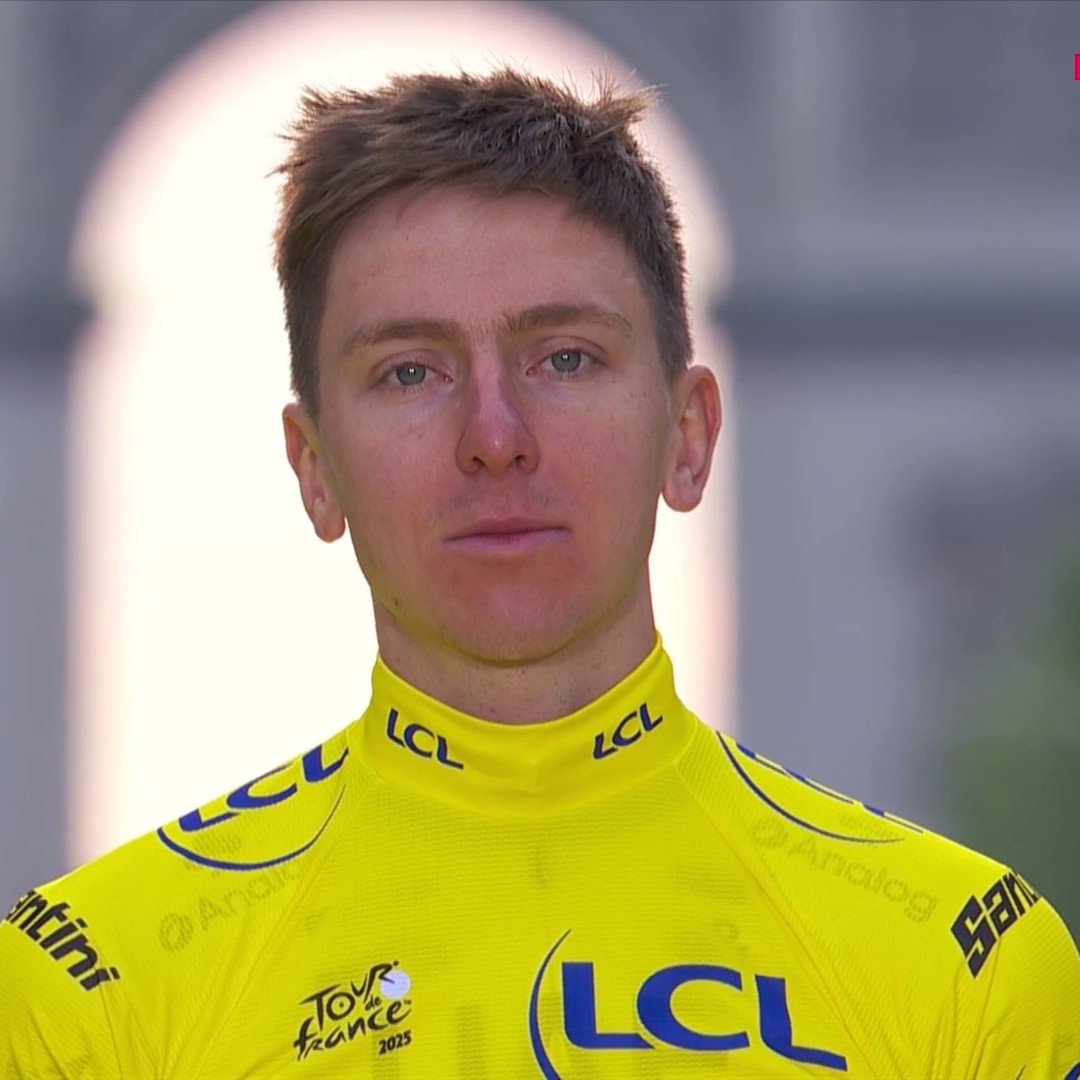 🔊 L'hymne slovène 🇸🇮 sur le podium des Champs-Élysées pour célébrer la victoire de Pogacar #TDF2025 #LesRP