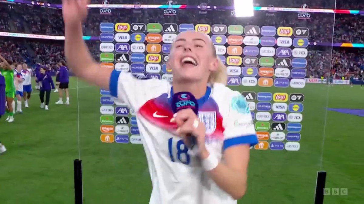 Chloe Kelly on the mic! 🎤😅 "To believe they never would, oh, no, no!" ♫💃 #WEuro2025 #BBCFootball
