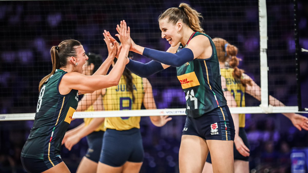 #VNLFinals: ITALY 🇮🇹 BEATS BRAZIL 🇧🇷 3-1 AND GOES UNBEATEN TO THE TITLE! 🏆 Perfect from start to finish! 💥 With a dominant 3-1 win over Brazil, Italy closed their unbeaten #VNL2025 campaign and claimed their third #VNL crown in four editions. Champions in every sense. 💙 📺 Watch the 🥇 match replay on VBTV: 🏐 #BePartOfTheGame #Volleyball #Pallavolo
