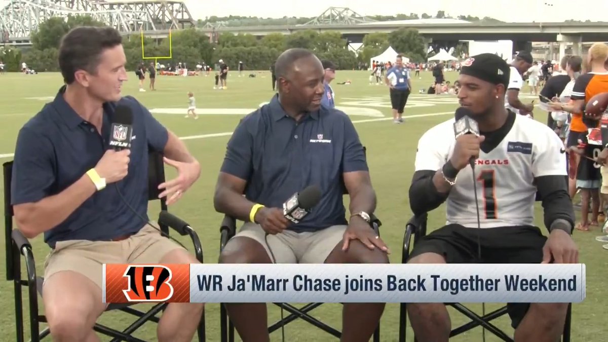 Ja'Marr Chase approves of the NFL Network reporter outfits 😂