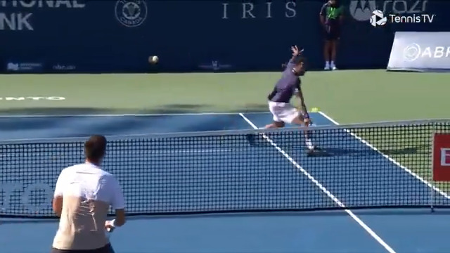 It's just what La Monf does!!! 🎩🪄 National Bank Open | #NBO25 | Gael Monfils