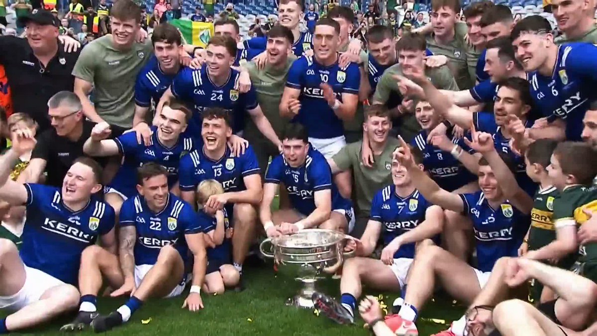 🏐 It's been an unforgettable season in the midst of a new era for football. Michael Foley📚🖊 charts the year that was 📺 Watch the #SundayGame live:
