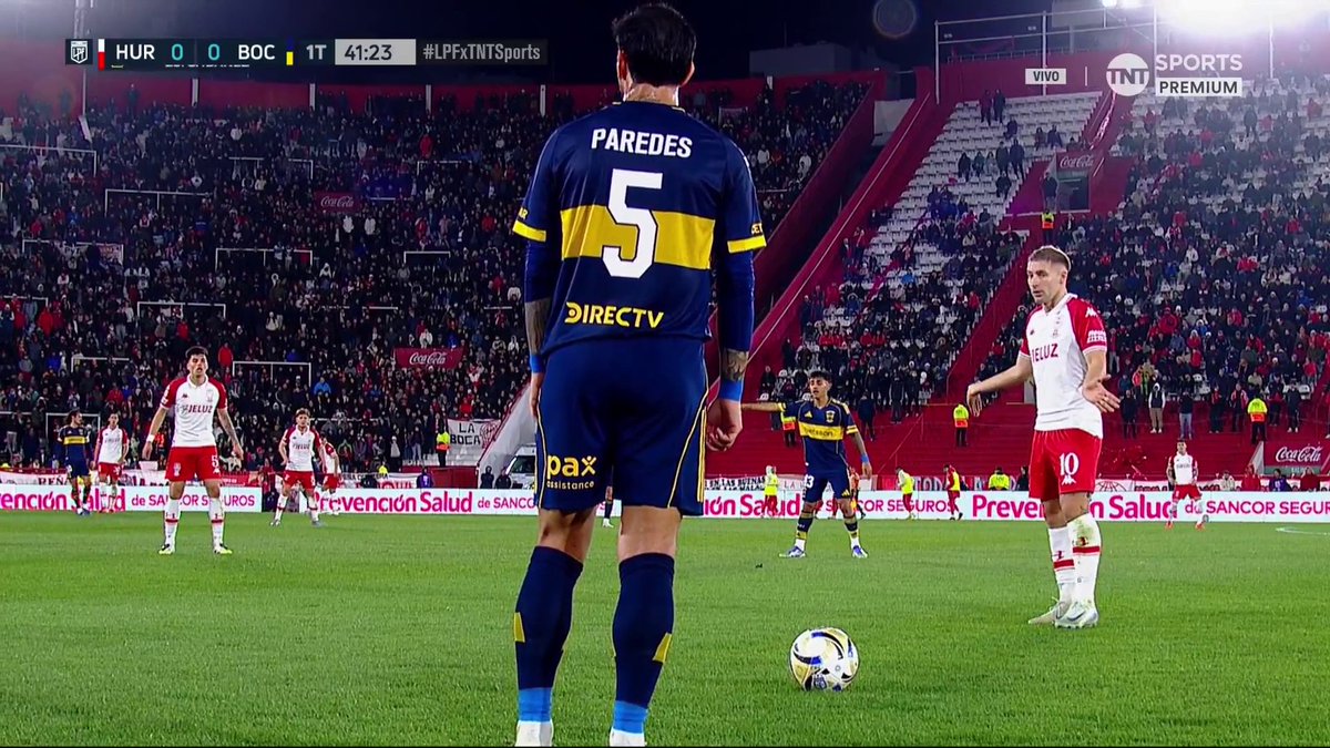 🪄El PASE directo de #Paredes al pecho de #Merentiel para empezar la contra.