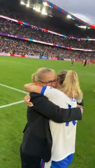 Chloe Kelly and Sarina Wiegman 🥹 #WEURO2025