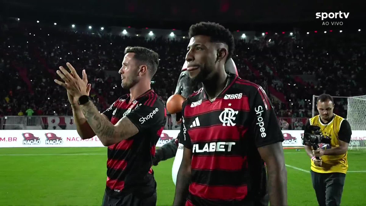 Saúl e Emerson Royal têm primeiro contato com a torcida no Maracanã antes do jogo do Flamengo contra o Atlético-MG