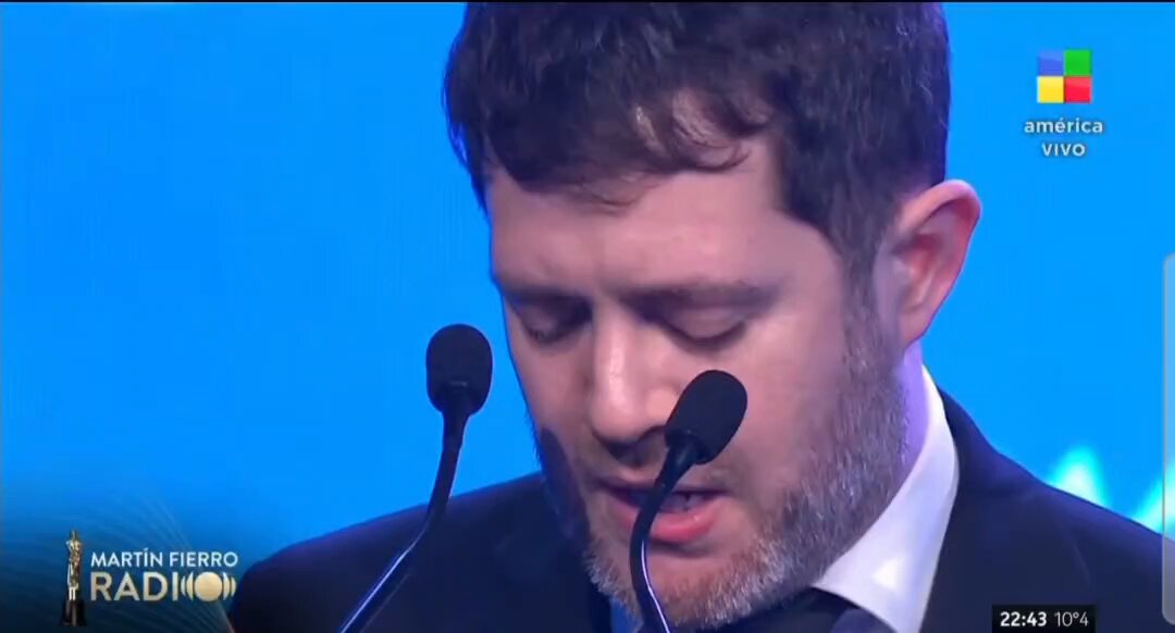 🚨 #URGENTE | NACHO ORTELLI A JAVIER MILEI: "Hoy atacan y persiguen al periodismo tal como hacía Cristina Kirchner. Nos difaman e insultan por opinar distinto. Eso desde el Estado no puede pasar. Basta de periodismo militante". Excelente Ignacio Ortelli 👏 #MartinFierro