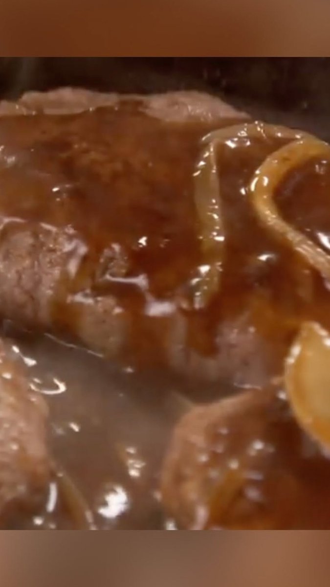 Spooning that sauce over @ThePioneerWoman's 5-Star Salisbury Steak has us 🤤🤤 It's a must-make recipe! Get more recipes from Ree, Saturdays at 10a|9c and Actually HBO Max. #StreamOnMax Get the recipe: