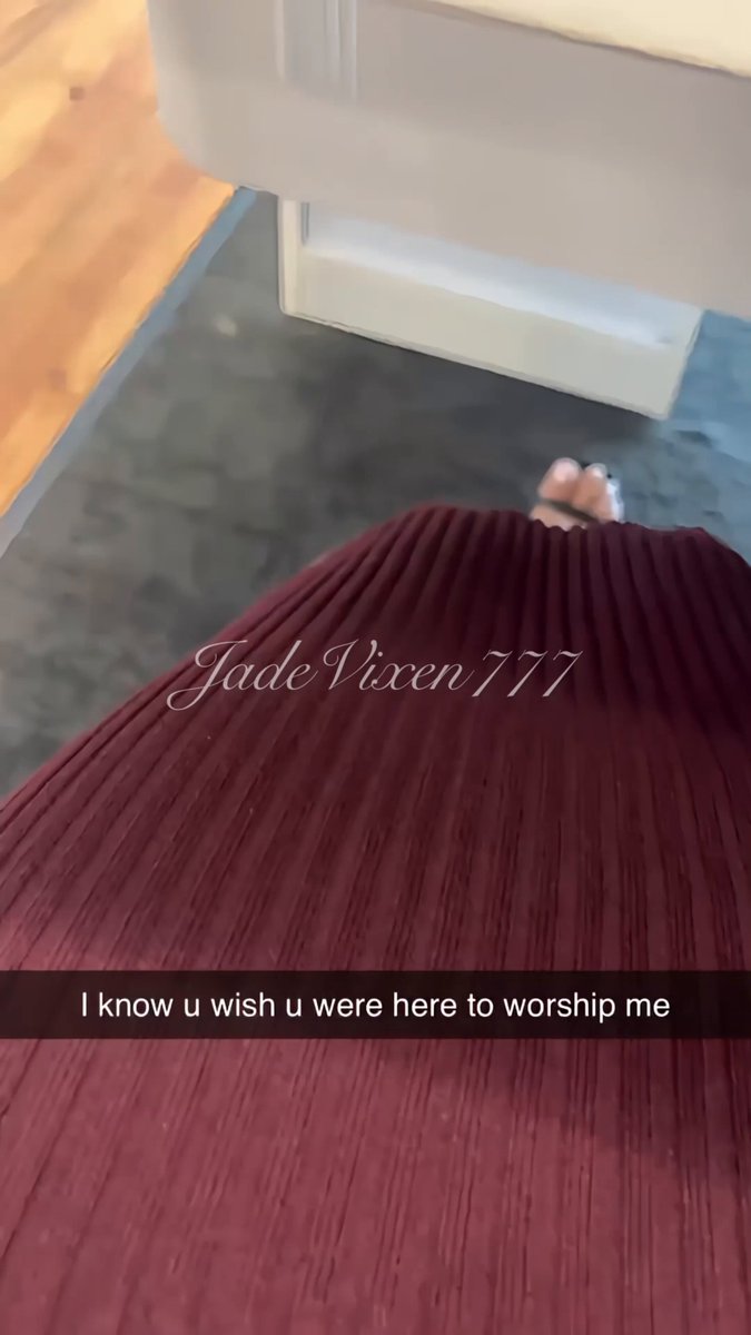 here’s a glimpse of what my Snapchat subs drool over daily🧸