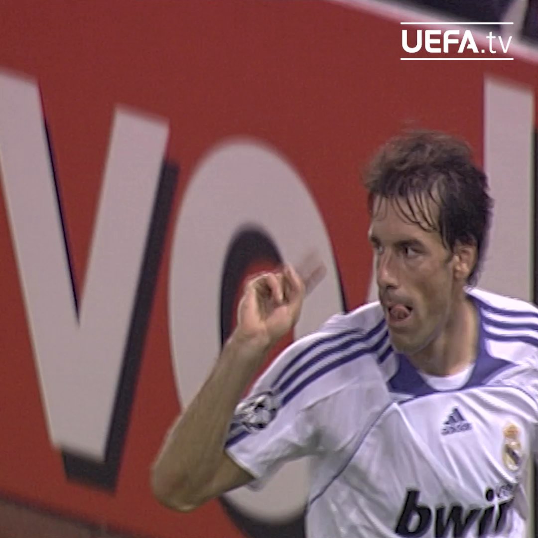 📅 #TalDíaComoHoy en 2⃣0⃣0⃣6⃣, 𝗩𝗮𝗻 𝗡𝗶𝘀𝘁𝗲𝗹𝗿𝗼𝗼𝘆 llegaba al Bernabéu ¡Qué delantero! 😍 #UCL | Ruud van Nistelrooij
