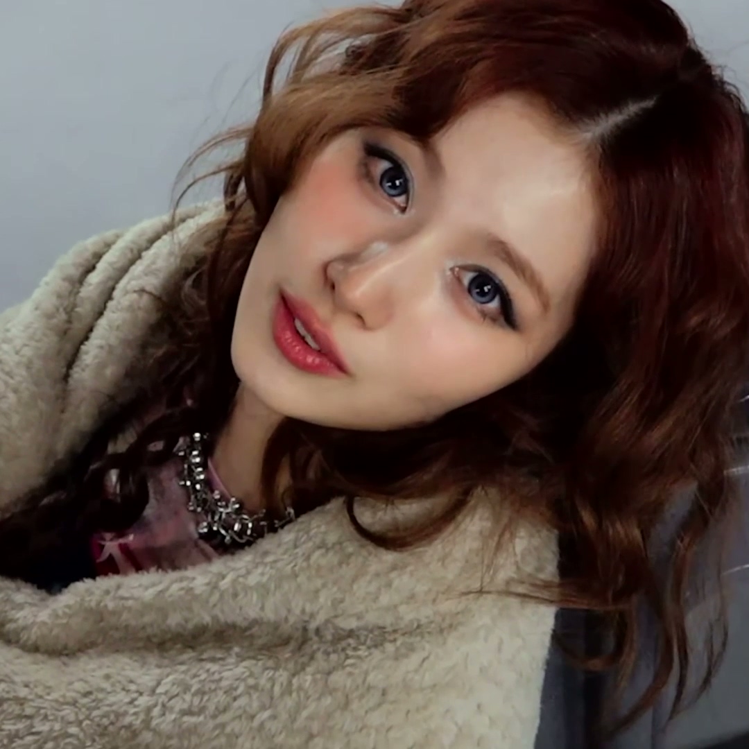 i’m not arguing with a woman that have curly hair and blue coloured lens. whatever you say, beautiful