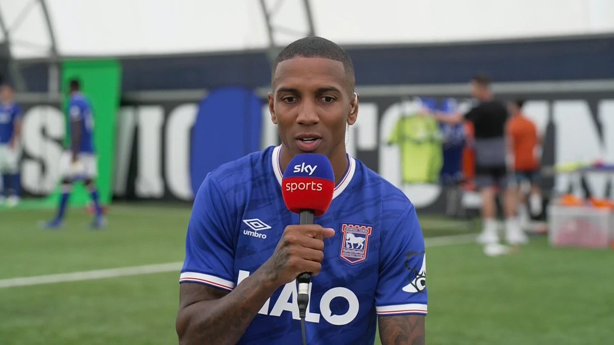 Ashley Young is excited to be working with Kieran McKenna after being disappointed about not getting a new contract at Everton 🗣️