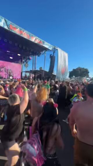 Warped was a 10/10 overall, but my favorite part was probably Scene Queen twerkle pit (I’ve been training my whole life for this) 🔥💞