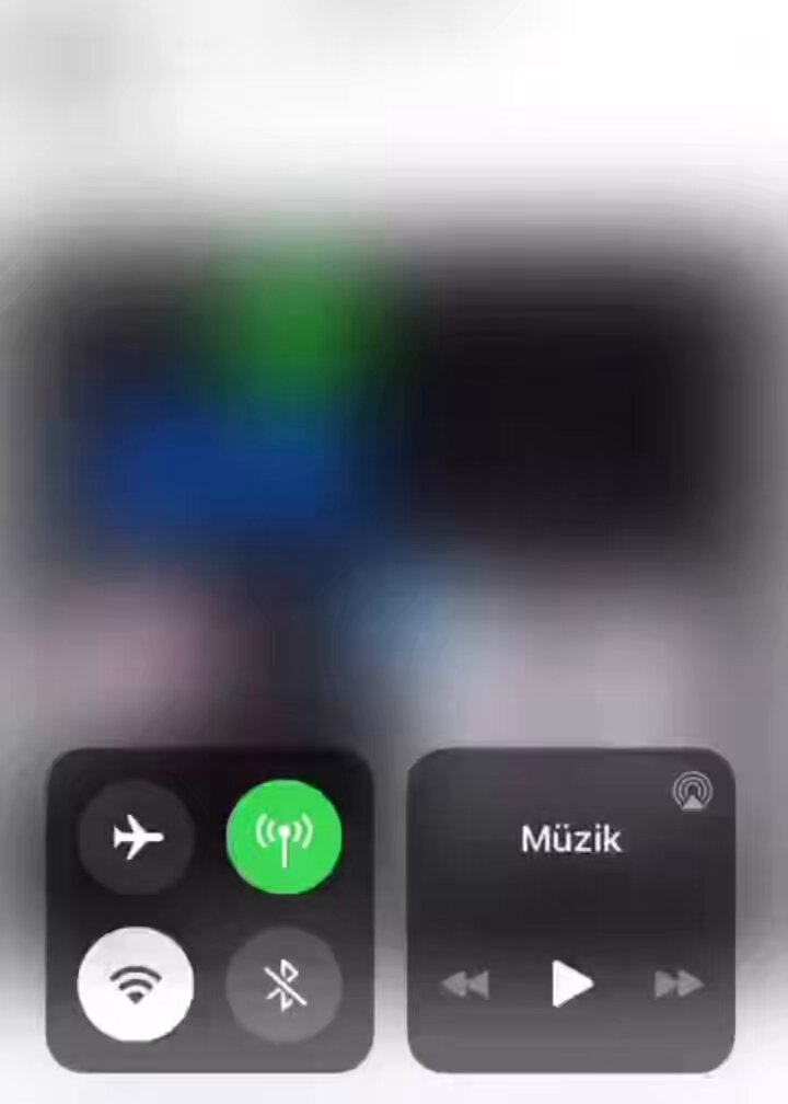 arkadan müzik verip kendine edit yapar şekli dm’den yürüyen adam - la casa de papıl