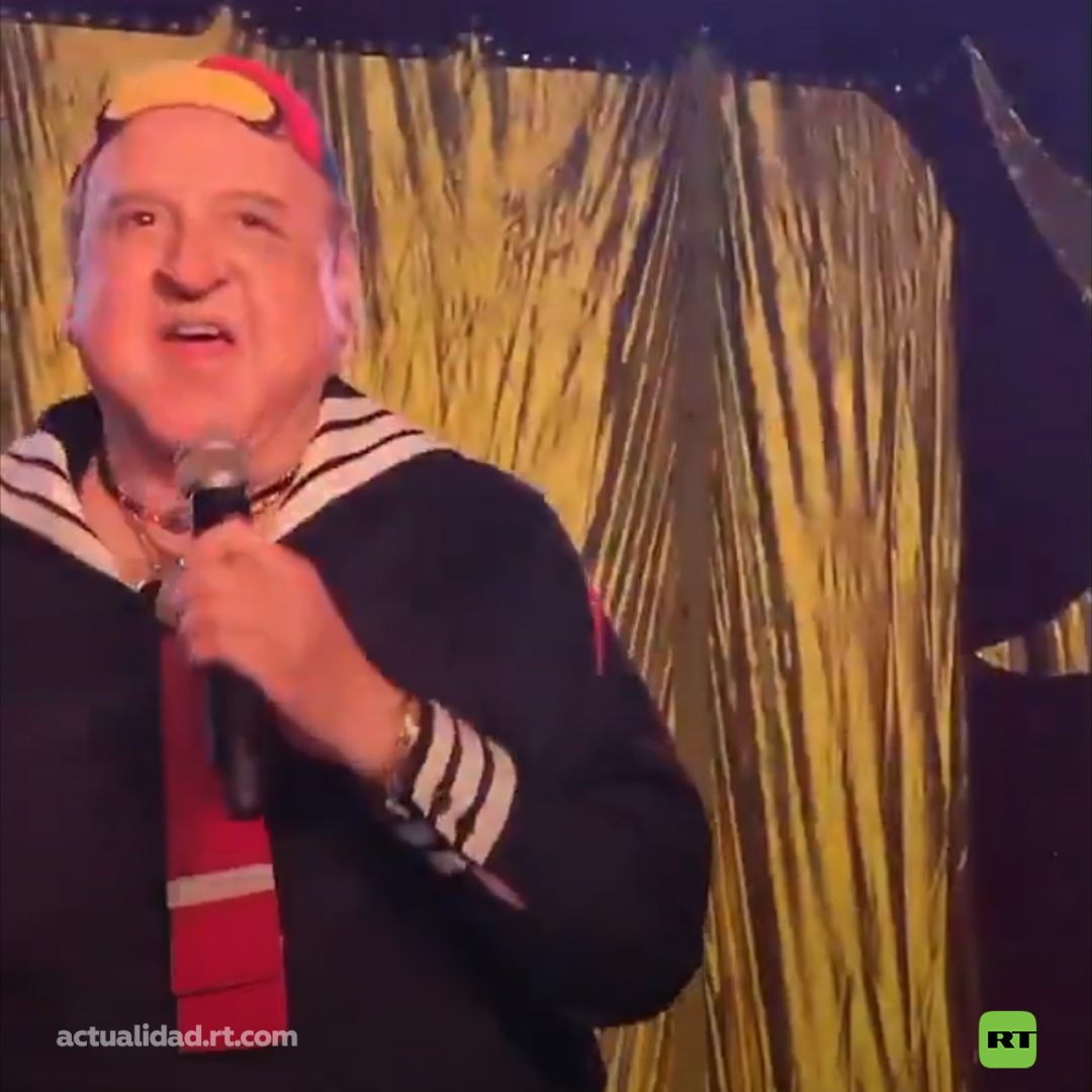 🎪Carlos Villagrán revive a Quico a los 81 años en Lima Villagrán volvió a actuar como Quico en un circo de Lima. El público celebró su regreso con nostalgia y cariño, aunque algunos lo criticaron porque "ya no está en edad". ¿Y usted que opina?👇