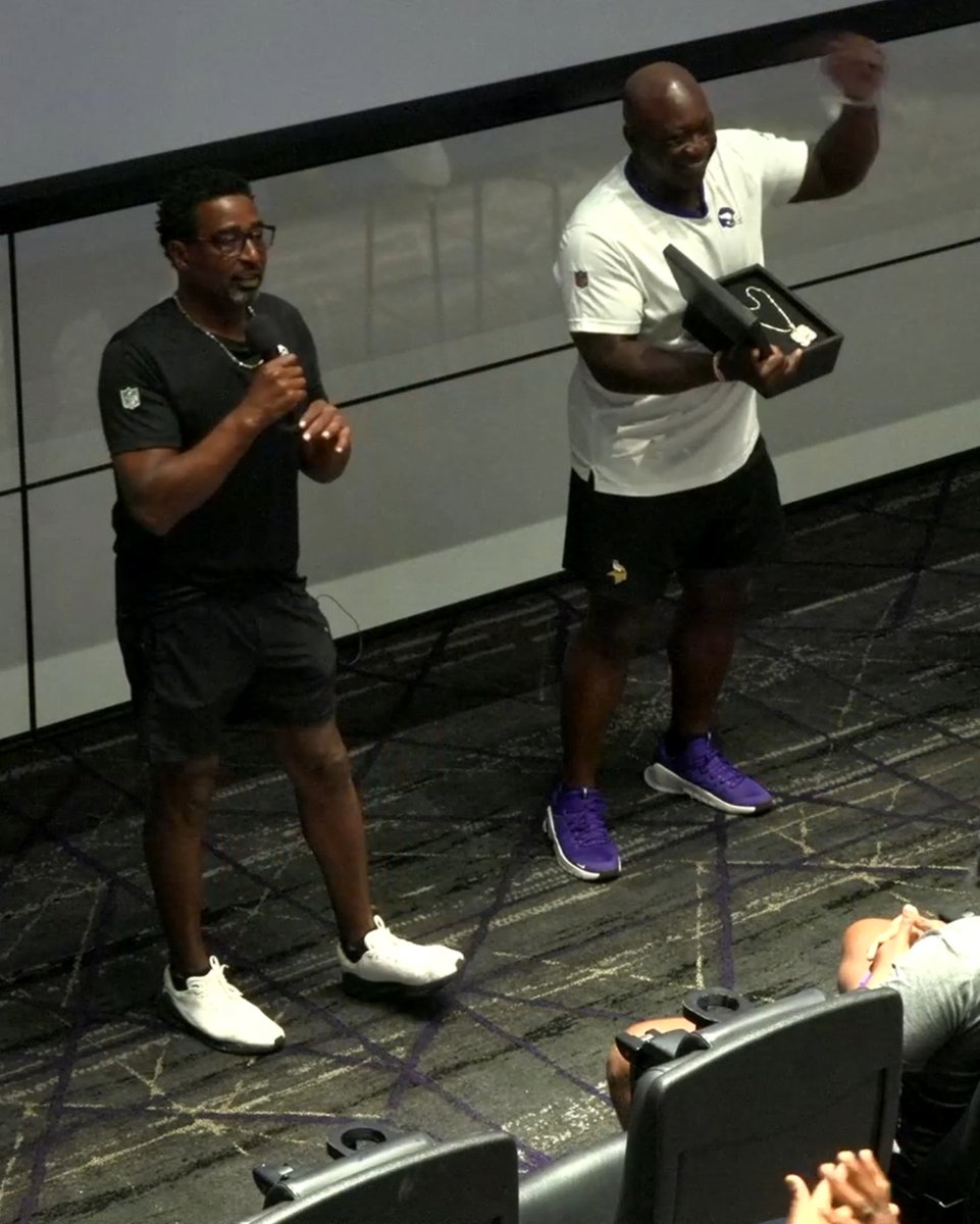 Had to bring in the big dawgs Cris Carter and john randle for @jjettas2’s Madden NFL 26 99 Club reveal!