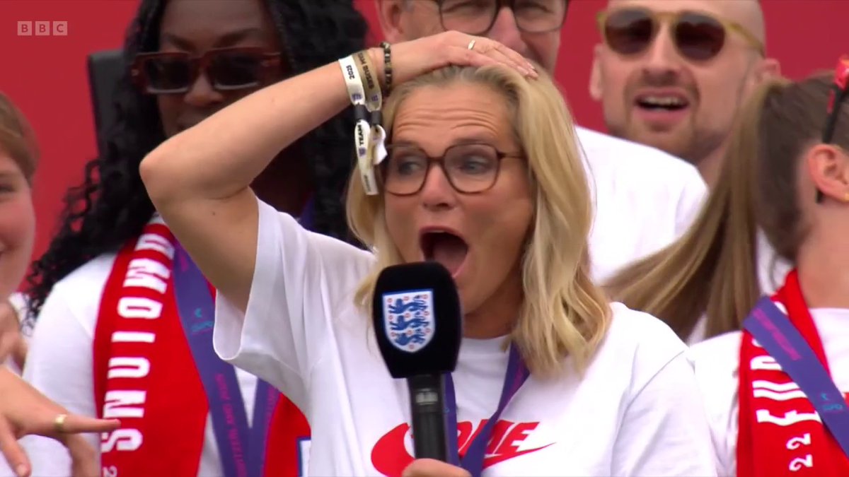 Sarina Wiegman x Burna Boy The duo we didn't know we needed... 😅 📽️ BBC Sport