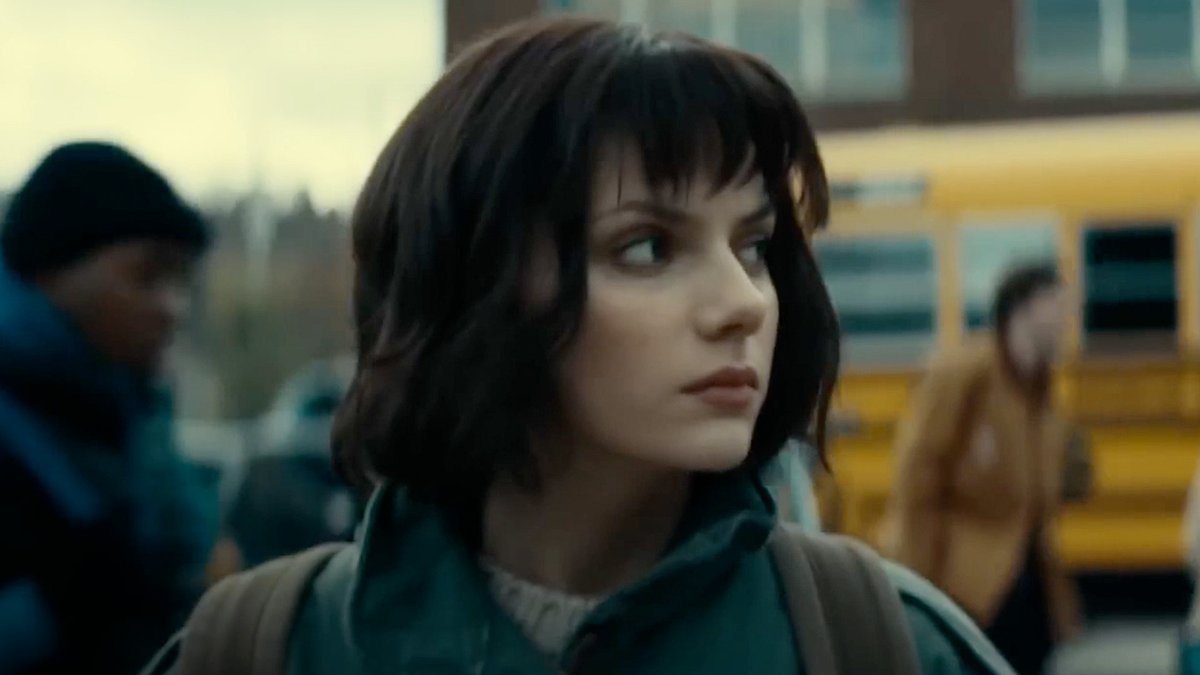 Dafne Keen se pasa al terror en el intenso tráiler de WHISTLE, sobre un silbato azteca cuyo sonido invoca las muertes futuras de un grupo de estudiantes para darles caza. Un prometedor slasher sobrenatural con toque FINAL DESTINATION que llegará en 2026.