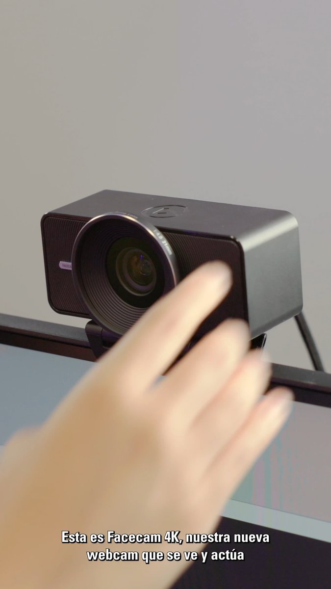 Presentamos Facecam 4K. Una webcam 4K60 nítida y de alta calidad con filtros intercambiables de 49 mm para una personalización total. Disponible ahora: