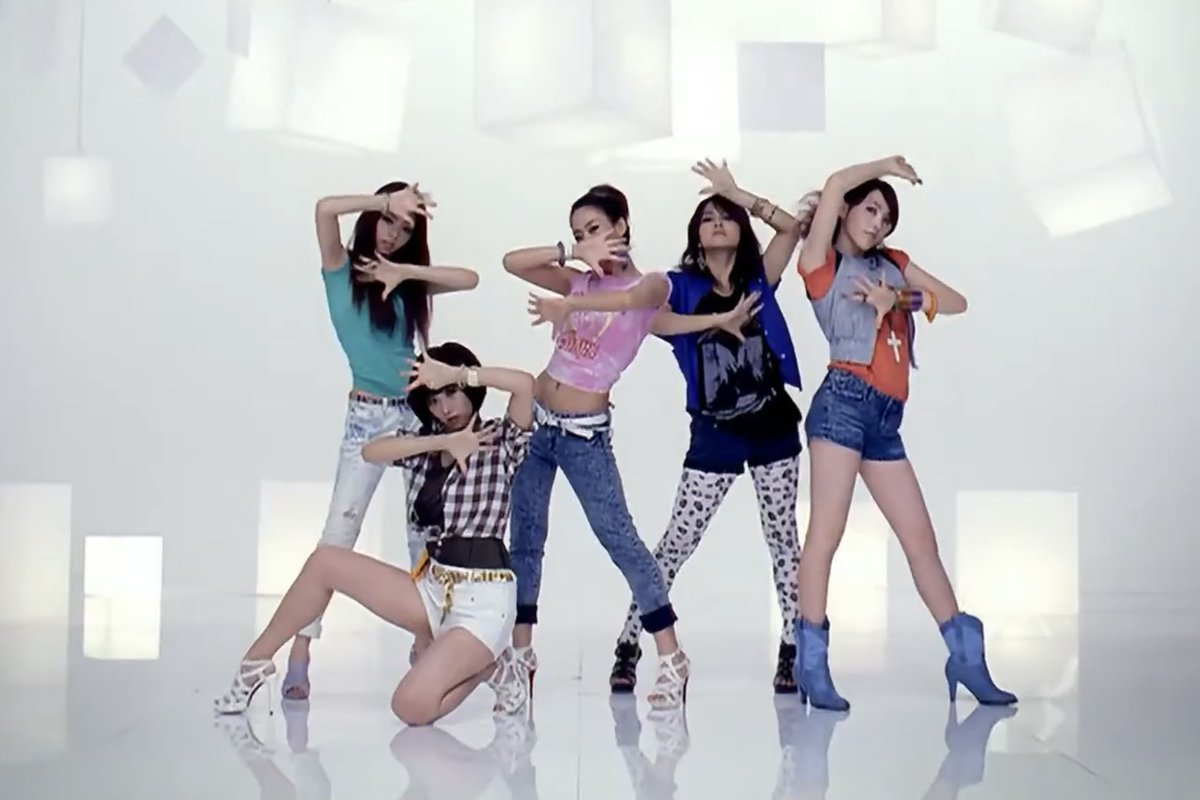 16 years ago today, KARA released their 2nd Album ‘Revolution’ with title track ‘Wanna’
