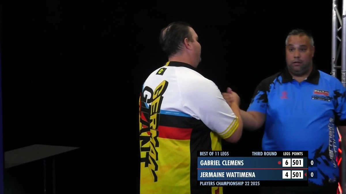 WHAT A WAY TO WIN IT! Gabriel Clemens halts the Jermaine Wattimena fightback, as the German Giant pins an excellent 123 checkout on the bull to beat the Dutchman 6-4! 📺 #PC22
