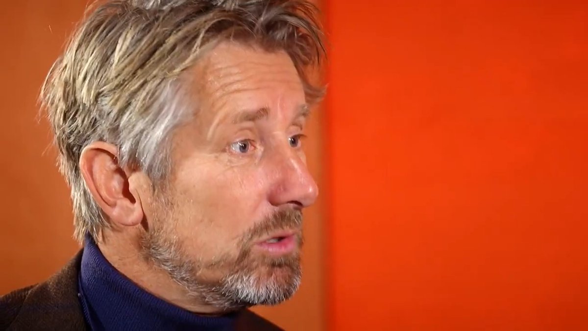 🗣️ "Hello Edwin, this is Sir Alex Ferguson" Edwin van der Sar reflects on a phone call from Sir Alex Ferguson upon joining Manchester United 📞