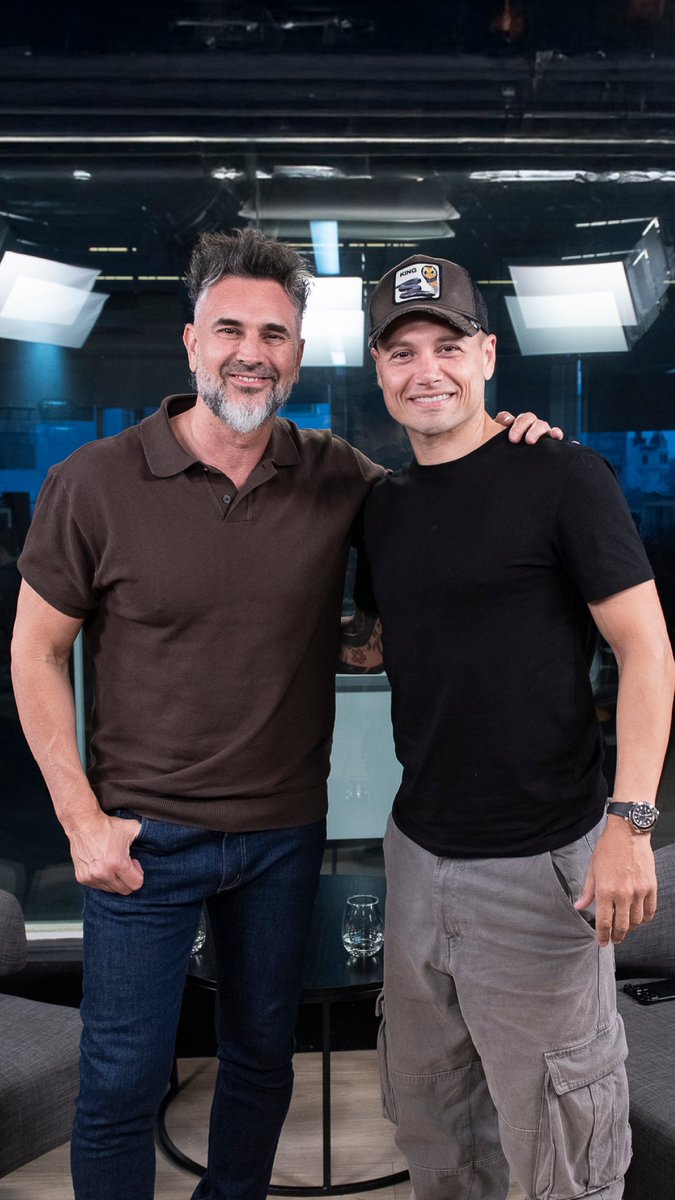 Mauro Zárate: "Lo que hice por Vélez, no lo hizo nadie" 📲 Mirá el episodio completo de #Random con Leo Montero: