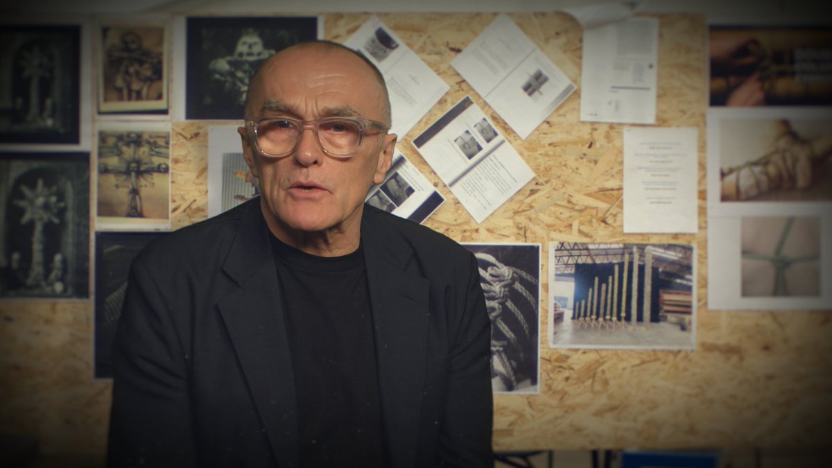 Director Danny Boyle pushed the power of iPhone to new cinematic heights in select scenes of 28 Years Later. Discover how his crew’s camerawork innovations immerse audiences into shocking scenes. #28YearsLater — Now on the Apple TV app