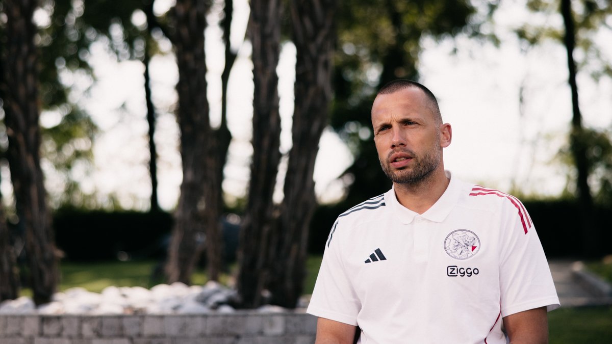 'I think it's important that everyone can operate from their own strengths and qualities. That should be the foundation and strength of this Ajax.' - John Heitinga - #PreSeason