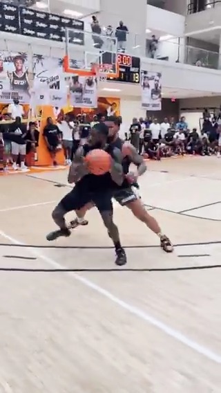 Uncle Skoob was hitting the TOUGHEST shots in his highly anticipated matchup this weekend 😱