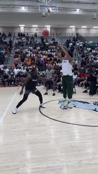 He was casually pulling from half court 🤯 Rob Colon is different man