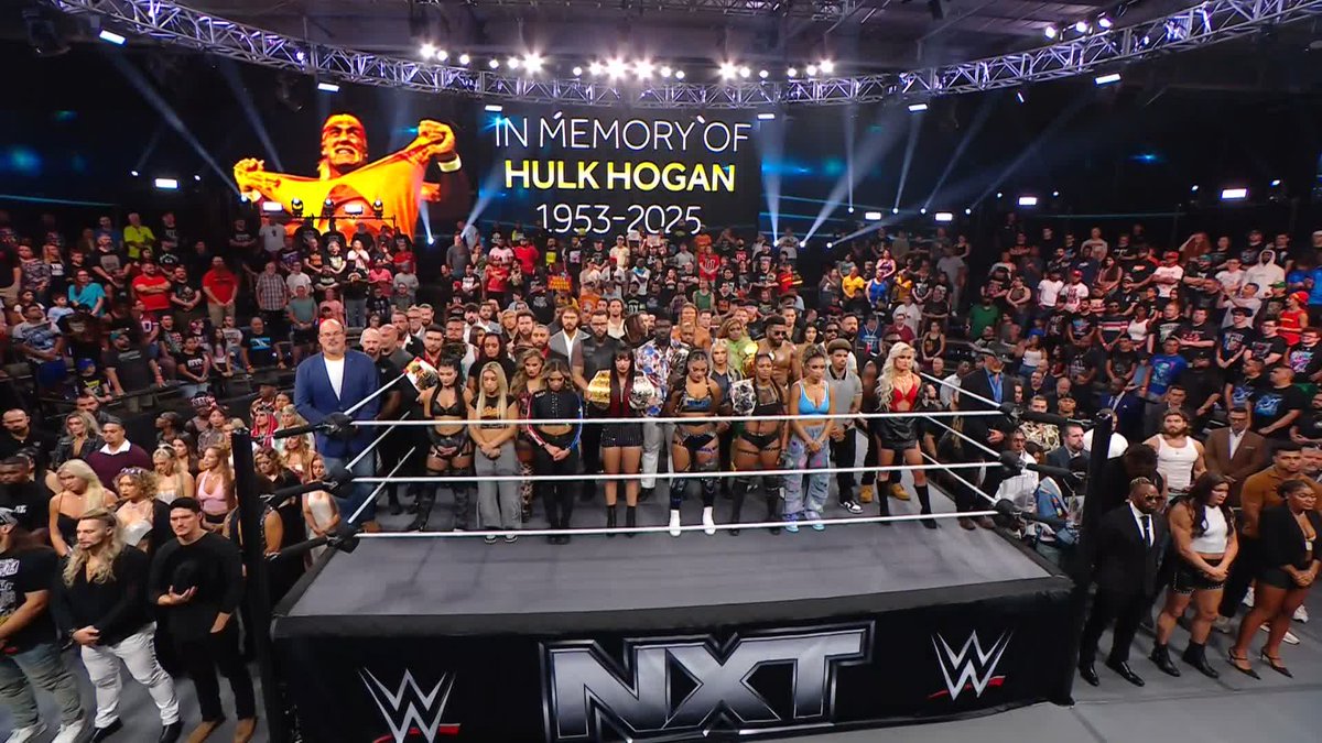 #WWENXT begins with a 10-bell salute for the legendary WWE Hall of Famer Hulk Hogan. 🙏
