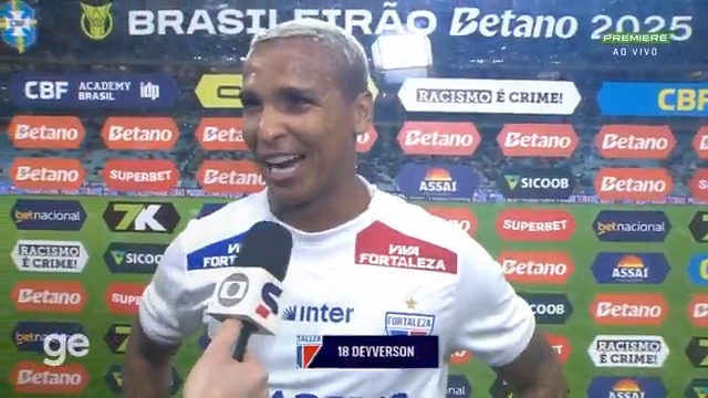 “A torcida do Grêmio me xinga, mas depois pede para eu vir jogar aqui.” 🎙️ Deyverson, do Fortaleza. 🎥 Premiere | ge