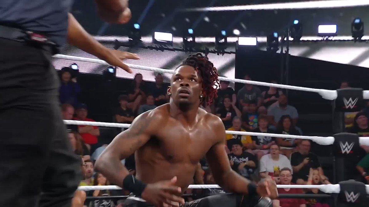 The Young OG is just too fun to watch 👊 🙌 Je’Von Evans