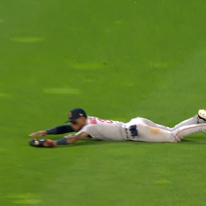 Diving catches = Ceddanne's specialty
