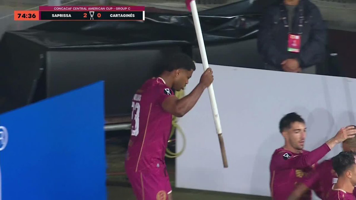 🇨🇷⚽😈 ¡GOOOOL DE SAPRISSA! Ingresó de cambio y Newton Williams se estrenó con gol en la #CopaCentroamericana ante Cartaginés. ▶️ Disfruta todos los juegos de la 🏆#CopaCentroamericana en #DisneyPlus