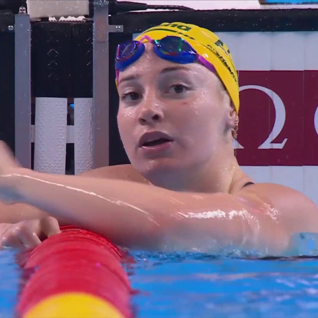 Olympic champion Mollie O’Callaghan finishes strong to win 200m freestyle gold as Claire Weinstein wins bronze. #AQUASingapore25 📺 Peacock
