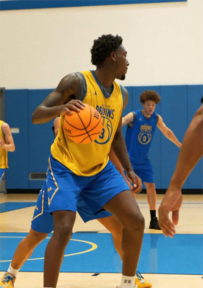 We’ve seen those moves before. 🏀🪣🎯 𝐄𝐫𝐢𝐜 𝐃𝐚𝐢𝐥𝐞𝐲 𝐉𝐫. approaches his junior season in 𝐖𝐞𝐬𝐭𝐰𝐨𝐨𝐝. #GoBruins | Eric Dailey Jr