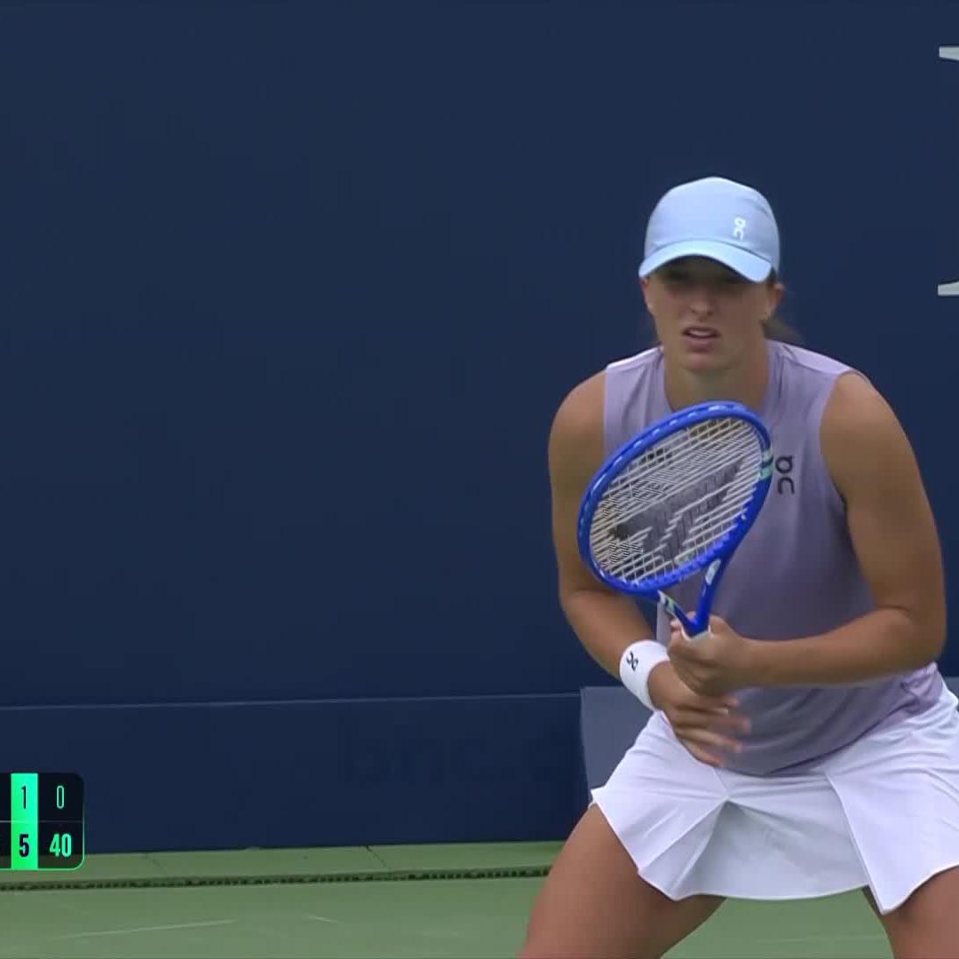 Strong start for Swiatek 💪 Iga Świątek wins her opening match in Montreal 6-3, 6-1 against Guo! #OBN25