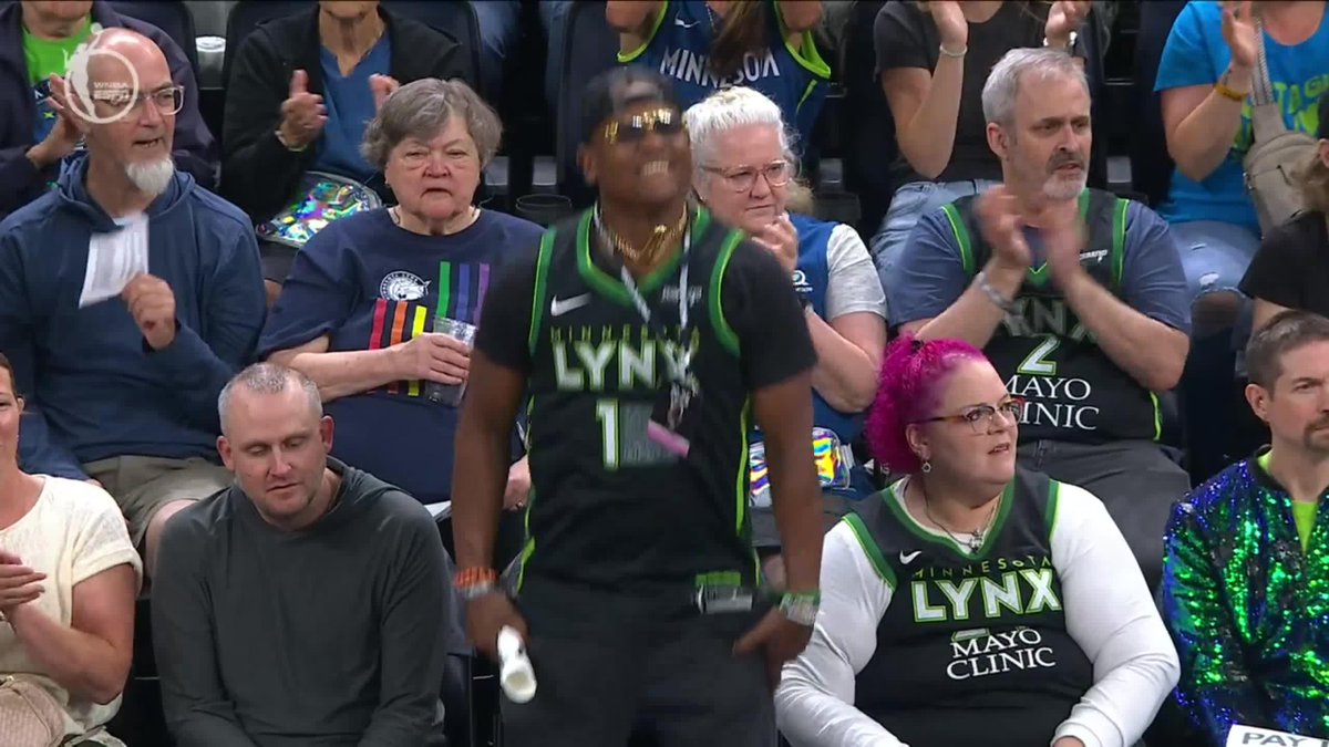 COURTNEY WILLIAMS EVERYWHERE ON DEFENSE 🔥 Her dad was loving it 😂