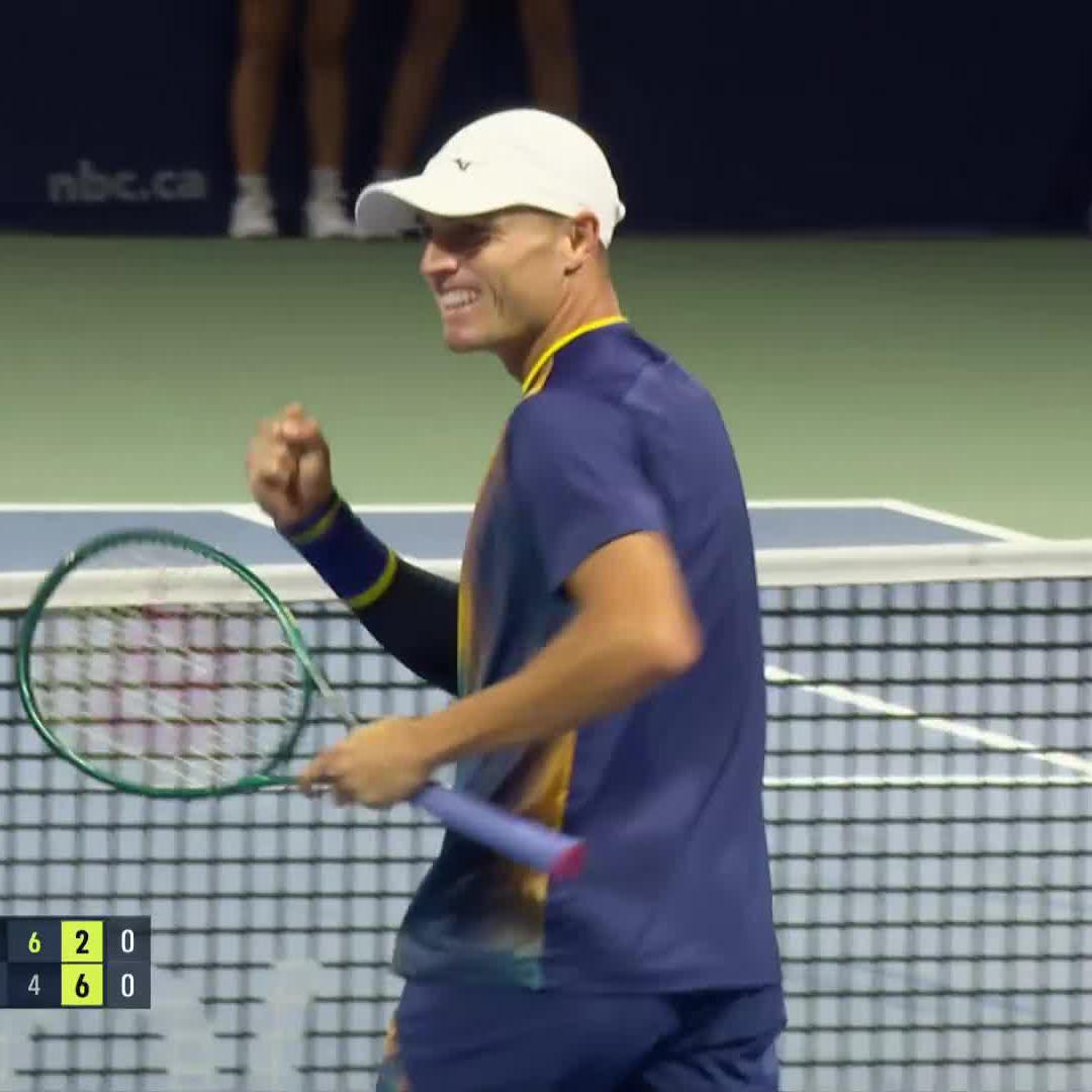 Upset complete 👍 Christopher O'Connell takes out Stefanos Tsitsipas 6-4 4-6 6-2 to book his place in the last 32 🙌 #NBO25