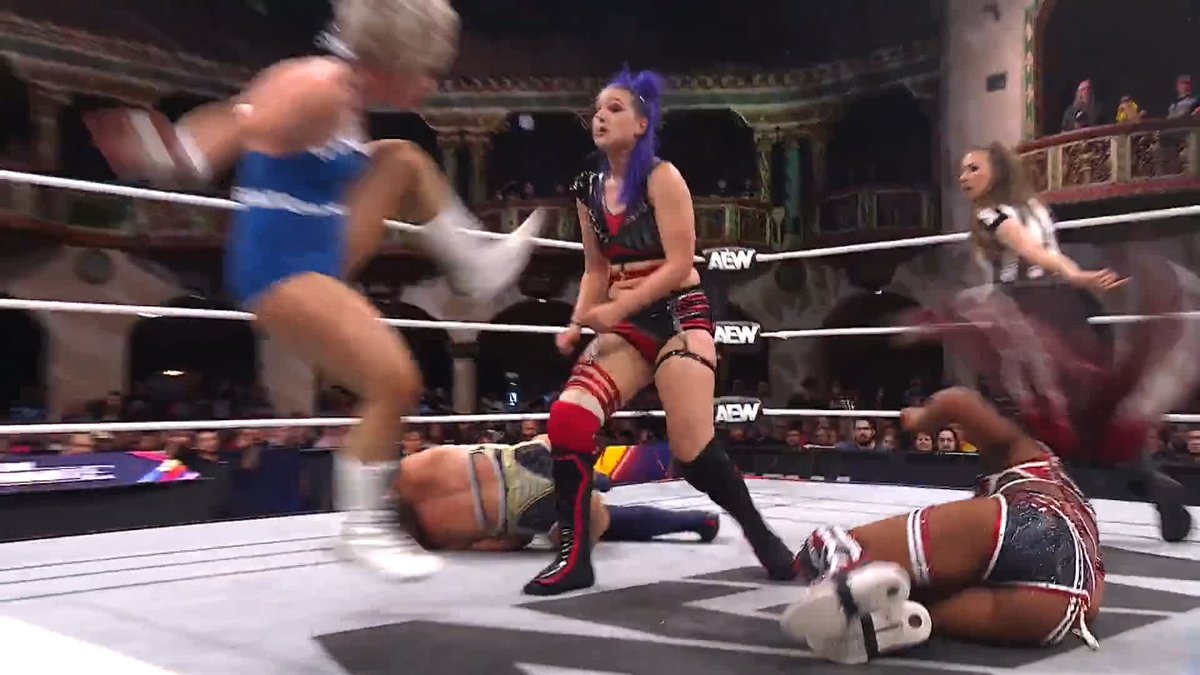 Senton Atomico from BIG Billie Starkz • ビリー・スタークス breaks up the pin attempt by Alex Windsor アレクス・ウィンザー! Watch #AEWDynamite LIVE on TBS &amp; HBO Max