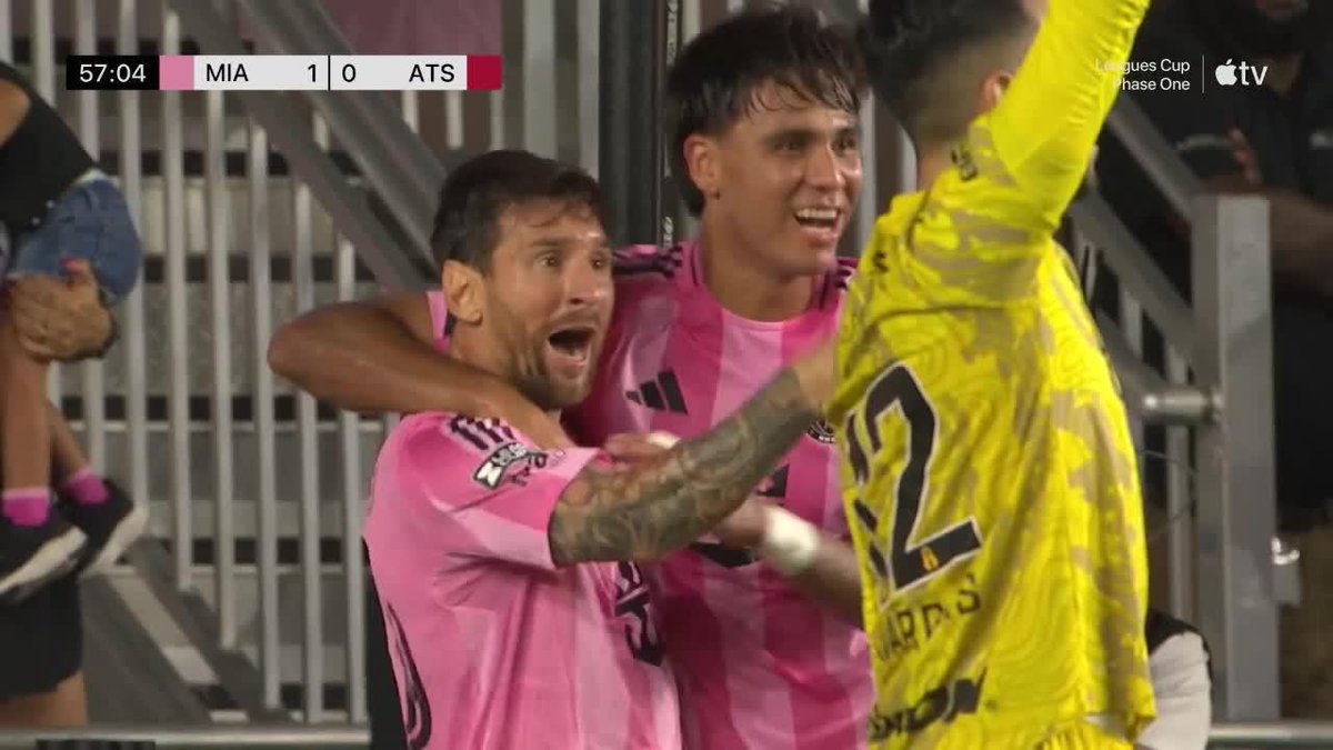 TOMÁ Y HACELO: asistencia TOP de Messi para Telasco Segovia, que ponía el 1-0 parcial de Inter Miami vs. Atlas en la #Leagues Cup. 📹 Leagues Cup | #LeaguesCup2025 on Apple