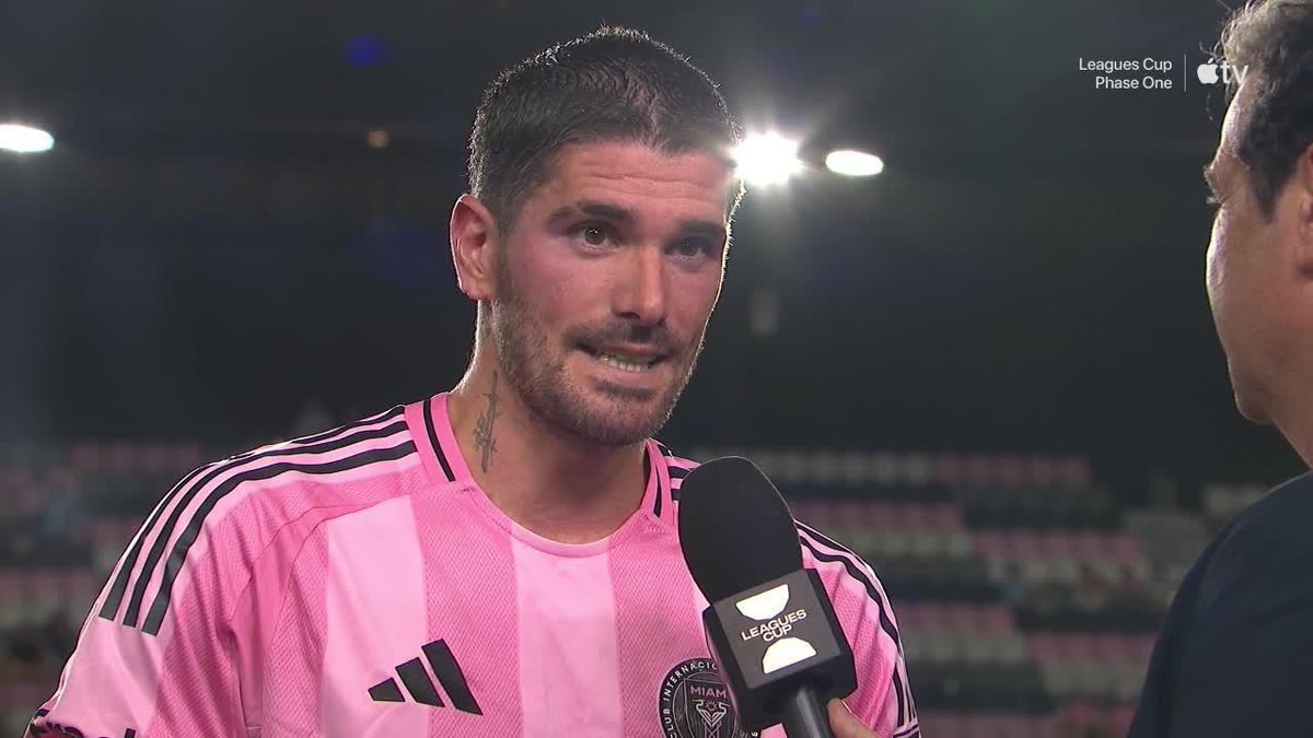 "ME SIENTO MUY CÓMODO, ESTOY MUY FELIZ EN EL INTER. ESPERO QUE SEA LA PRIMERA VICTORIA DE MUCHAS". ✍️ Rodrigo De Paul sobre el 2-1 de Inter Miami sobre Atlas en su debut 📹 Leagues Cup | #LeaguesCup2025 on Apple