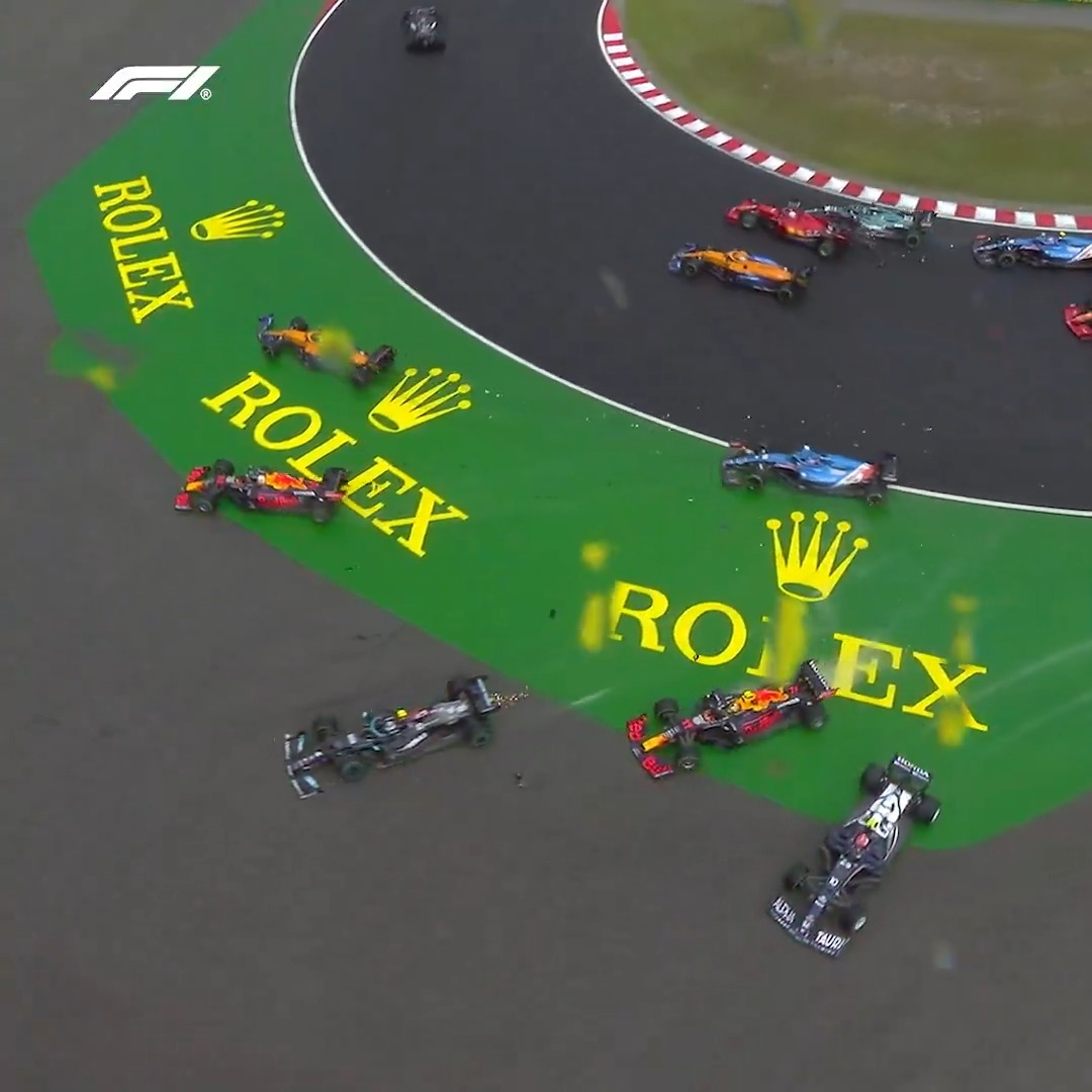 Complete and utter chaos at the race start in 2021 🎳 #F1 #HungarianGP