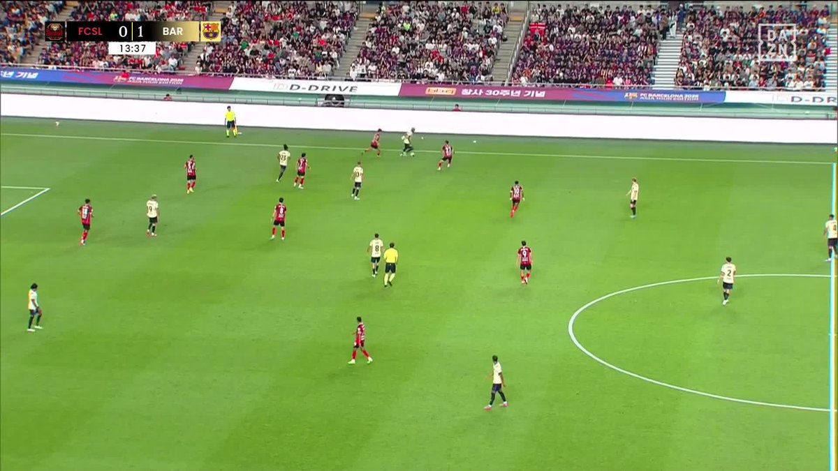 يا لعييييب 🔥 على طريقته الخاصه لامين يامال يمتع ويسجل الهدف الثاني للبلوجرانا ⚽ المباريات لا تتوقف | شاهد مجانًا | اشترك الآن على | #برشلونة
