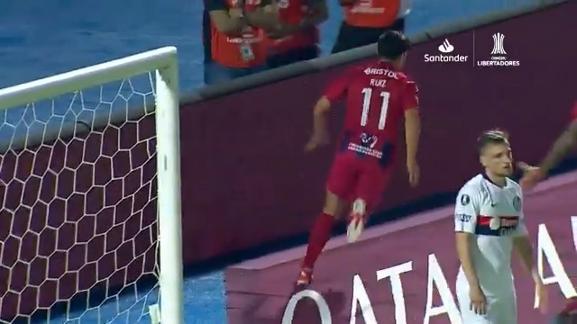 Un día como hoy, 31 de julio de 2019, #CerroPorteño remontó y venció a San Lorenzo en los octavos de la Copa Libertadores ante 38 mil hinchas, con goles de Joaquín Larrivey y Oscar Ruiz.