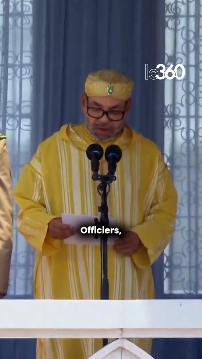 🇲🇦 Le roi Mohammed VI, chef suprême et chef d’état-major général des FAR, a présidé jeudi à Tétouan la cérémonie de prestation de serment des officiers lauréats des grandes écoles et instituts militaires et paramilitaires, ainsi que des officiers issus des rangs.