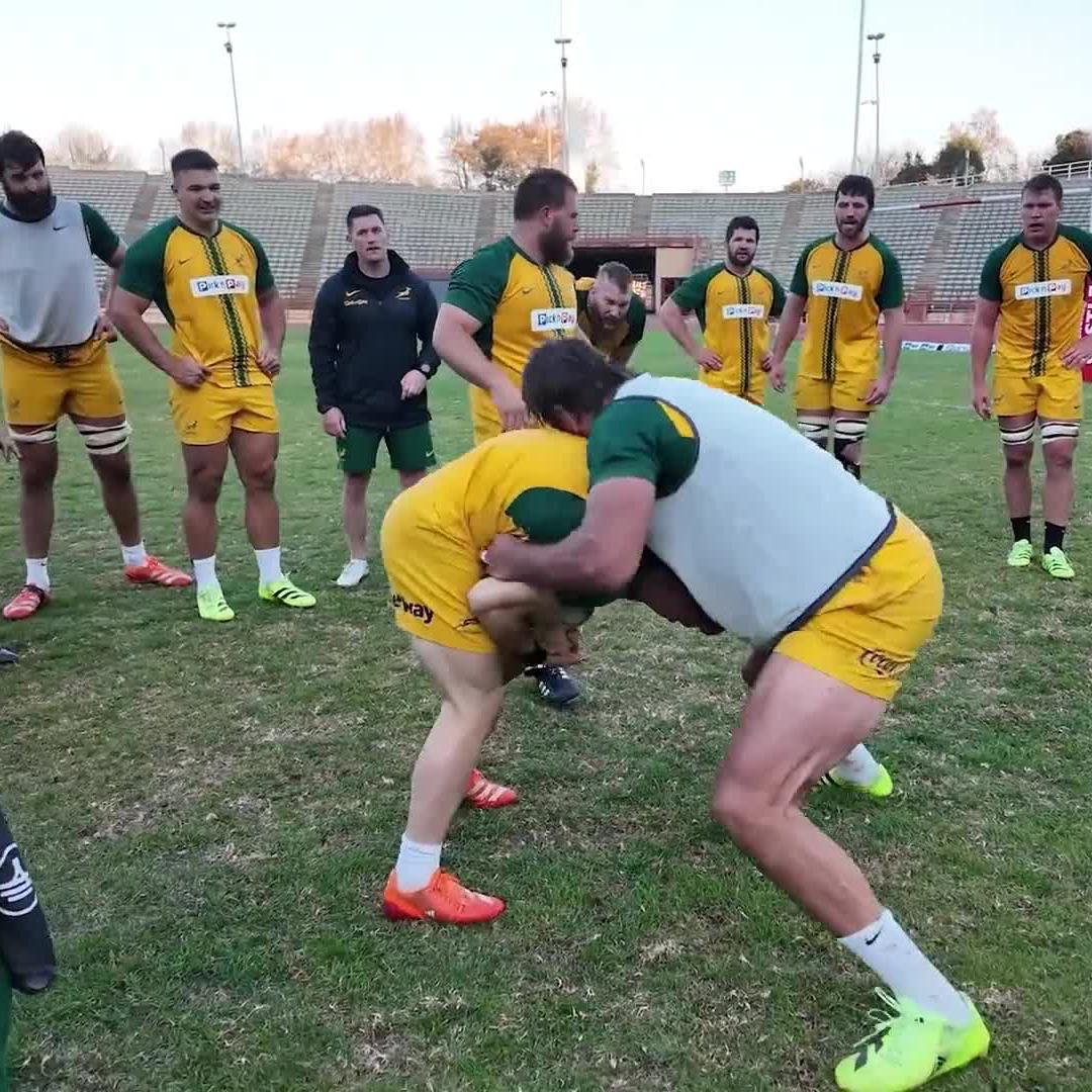 "Hou vas Krappe!" ๐ช Nothing worse than being a scrumhalf at Springbok training ๐ #SSRugby